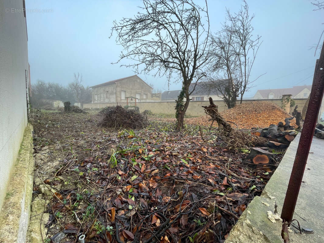 Terrain à COUTEVROULT