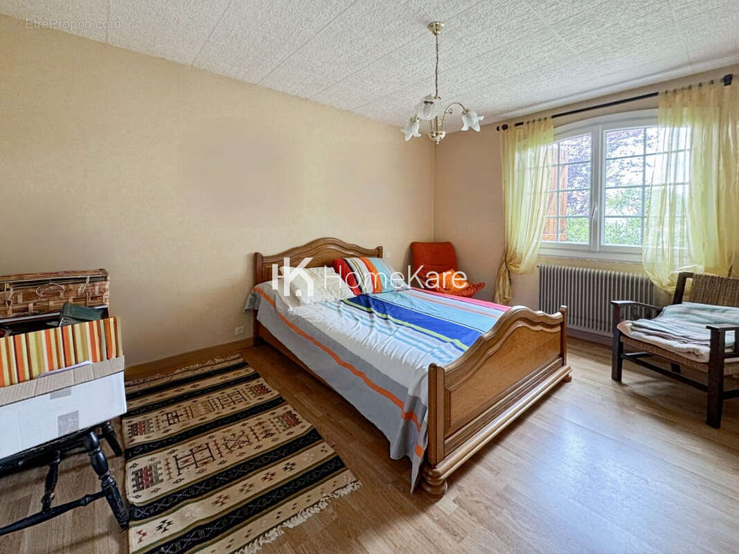 Maison à LA SALVETAT-SAINT-GILLES