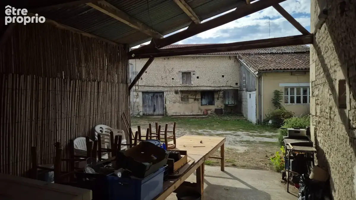 Corps de Ferme à rénover de 500 m2, proche commerces, beaucoup de dépendances - photo 25
