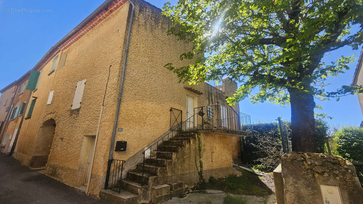 Maison à VILLES-SUR-AUZON