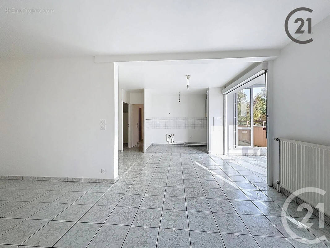 Appartement à MOISSY-CRAMAYEL