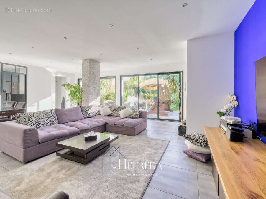 Maison à SAINT-MAUR-DES-FOSSES