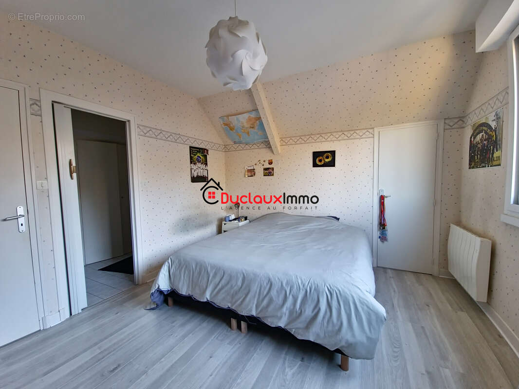 Maison de ville 135 m2   aurillac, secteur gare - photo 7