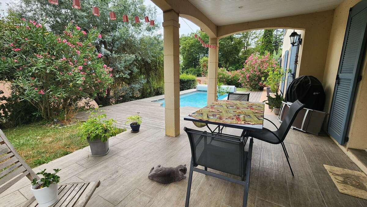 EXCLUSIVITÉ, SERRES CASTET, A VENDRE Maison de 203 m², 6 chambres, piscine, garage, sur un terrain de 1050 m² - photo 9