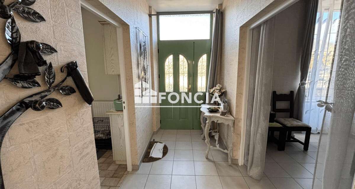 Maison à CONLIE