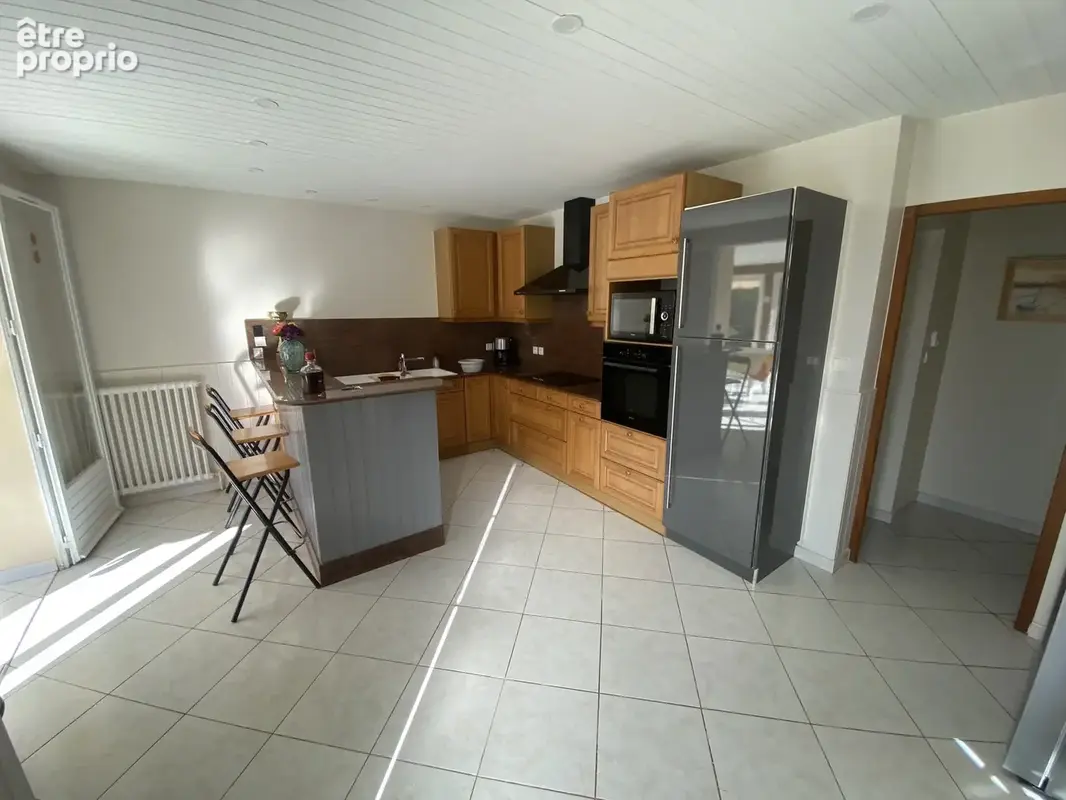 Plain-pied  avec piscine sur plus de 9 000 m2 de terrain - photo 3