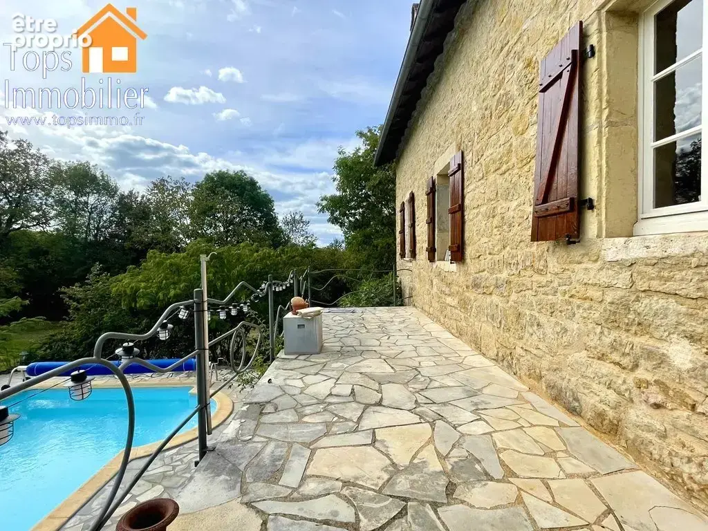Maison en pierre divisée en deux logements avec piscine et grand jardin - photo 4