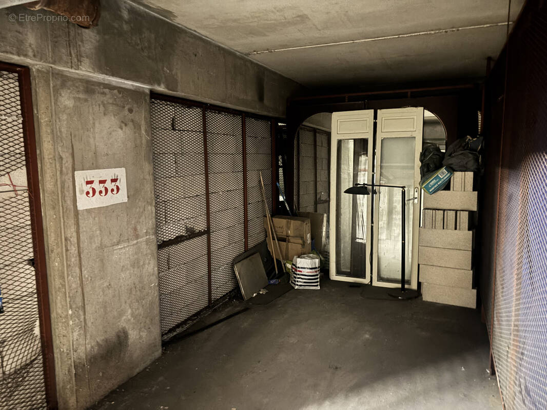 Parking à MARSEILLE-3E