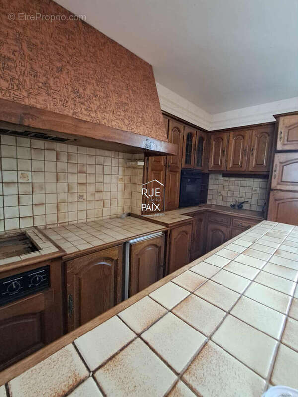 Maison située à Antran avec dépendances et grand jardin ! - photo 7