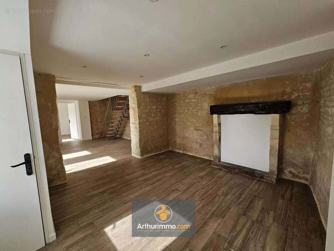 Maison à FONTENAY-LE-COMTE