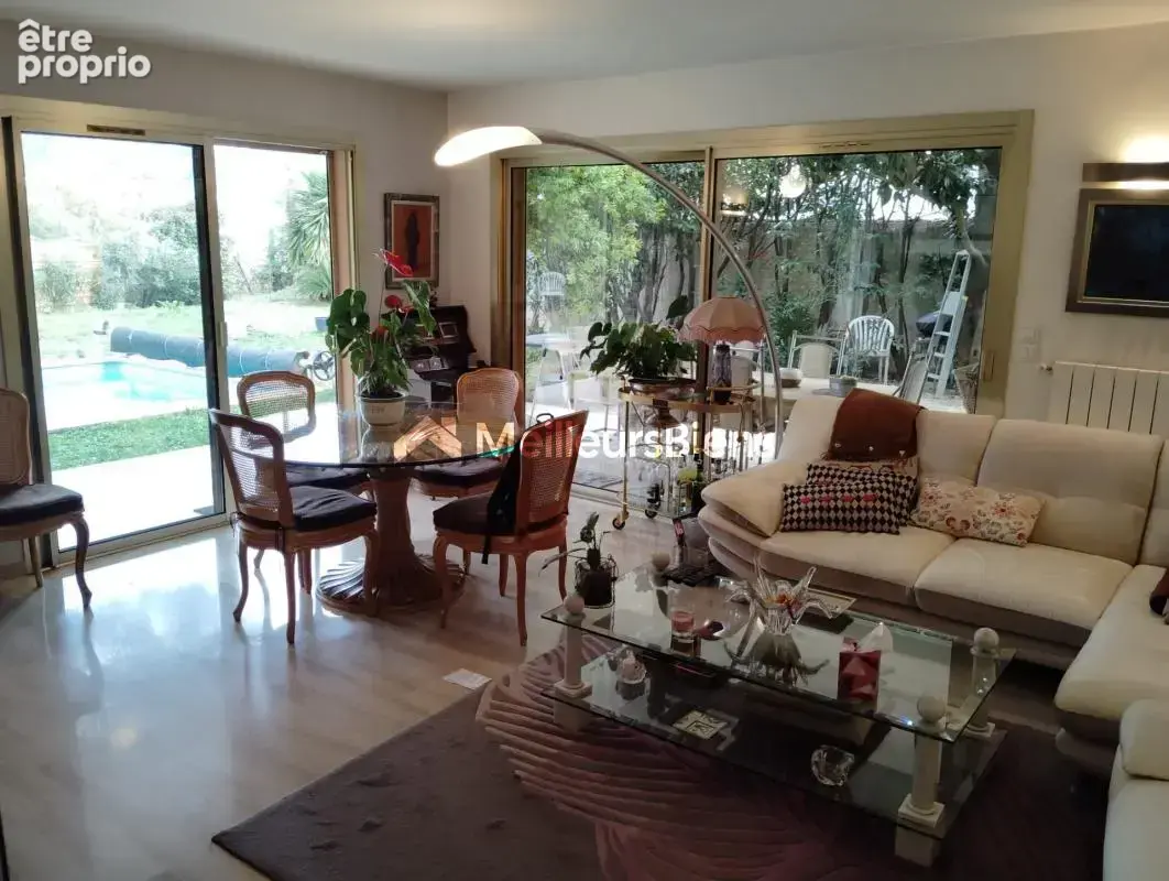 Le Cannet: Co- Exclusivité : Rare ,98 m2, comme une maison, appartement  rez de jardin clair et calme, grand jardin et piscine - photo 7