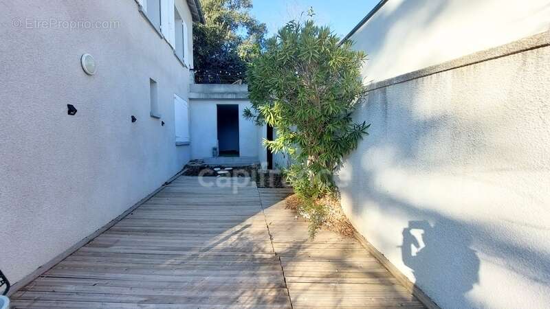 Appartement à vendre 3 pièces VILLENEUVE LES AVIGNON (30) - photo 19