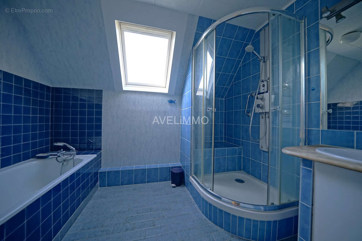 Maison à LA QUEUE-LES-YVELINES