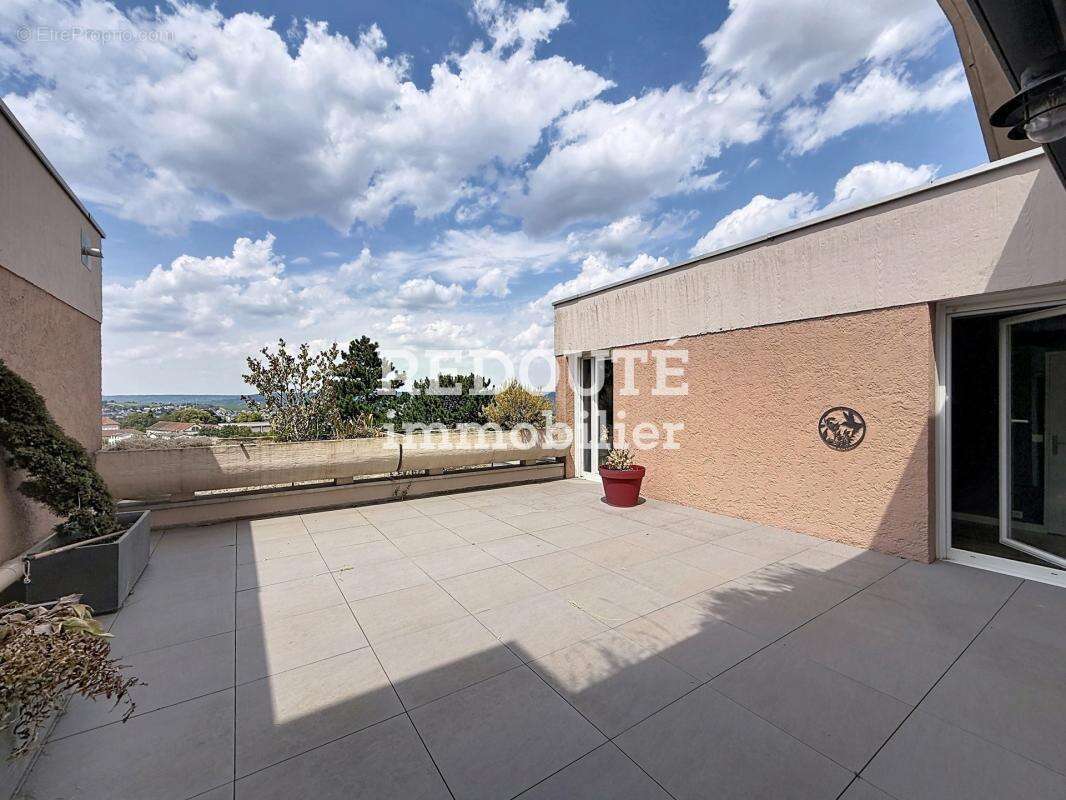 À vendre - appartement t4 avec terrasse panoramique et stationnement - photo 3