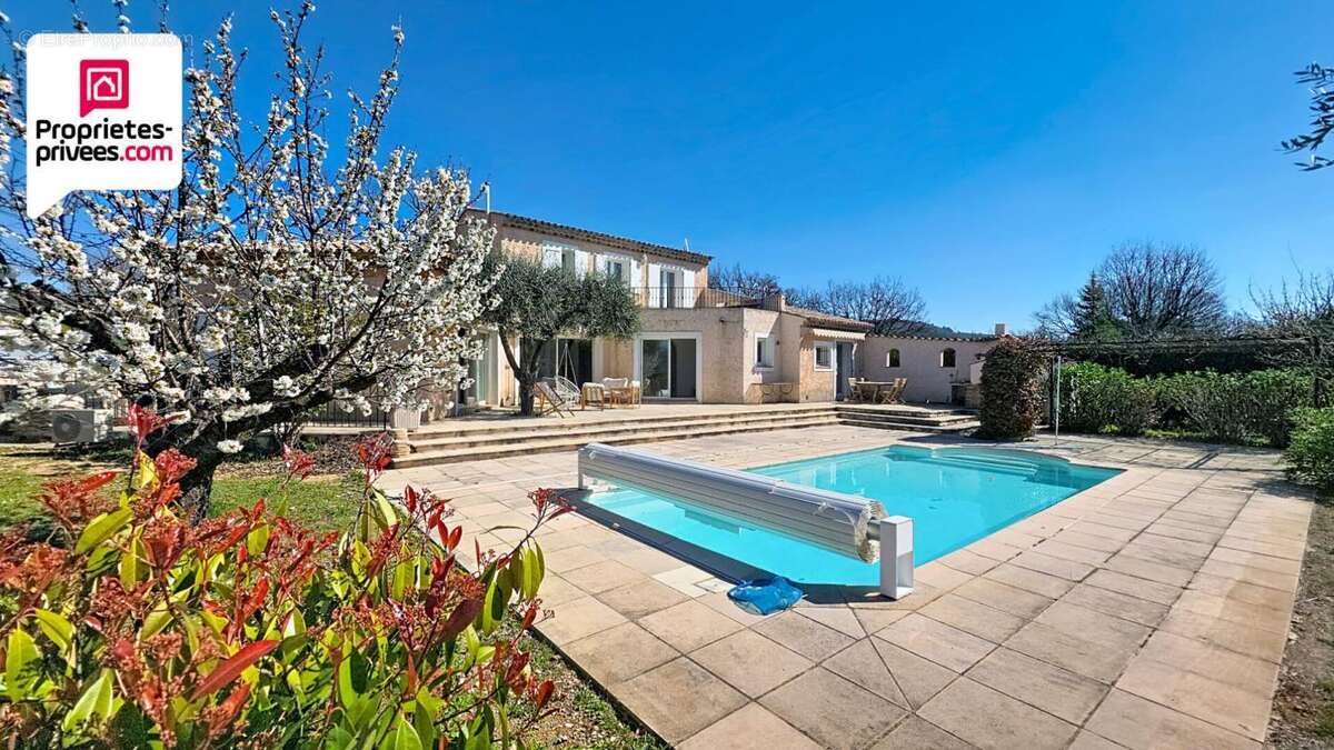 Maison à SAINT-CEZAIRE-SUR-SIAGNE