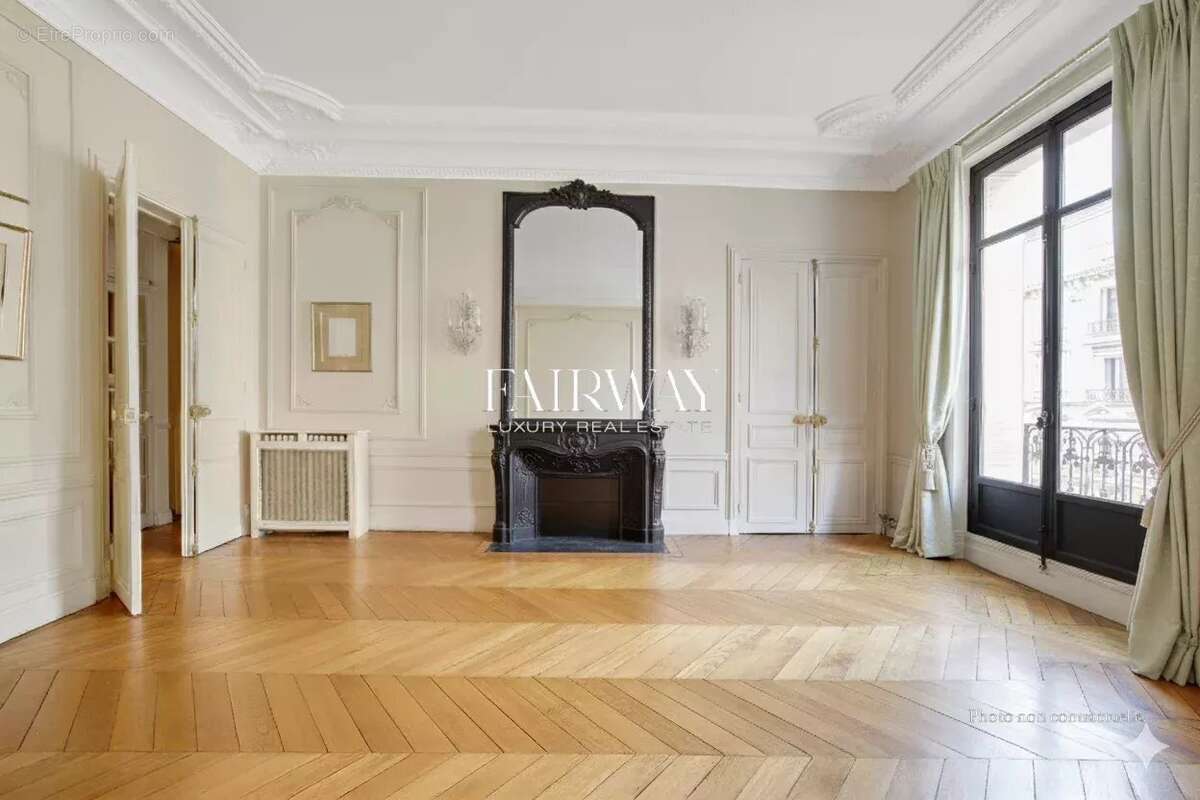 Appartement à PARIS-17E