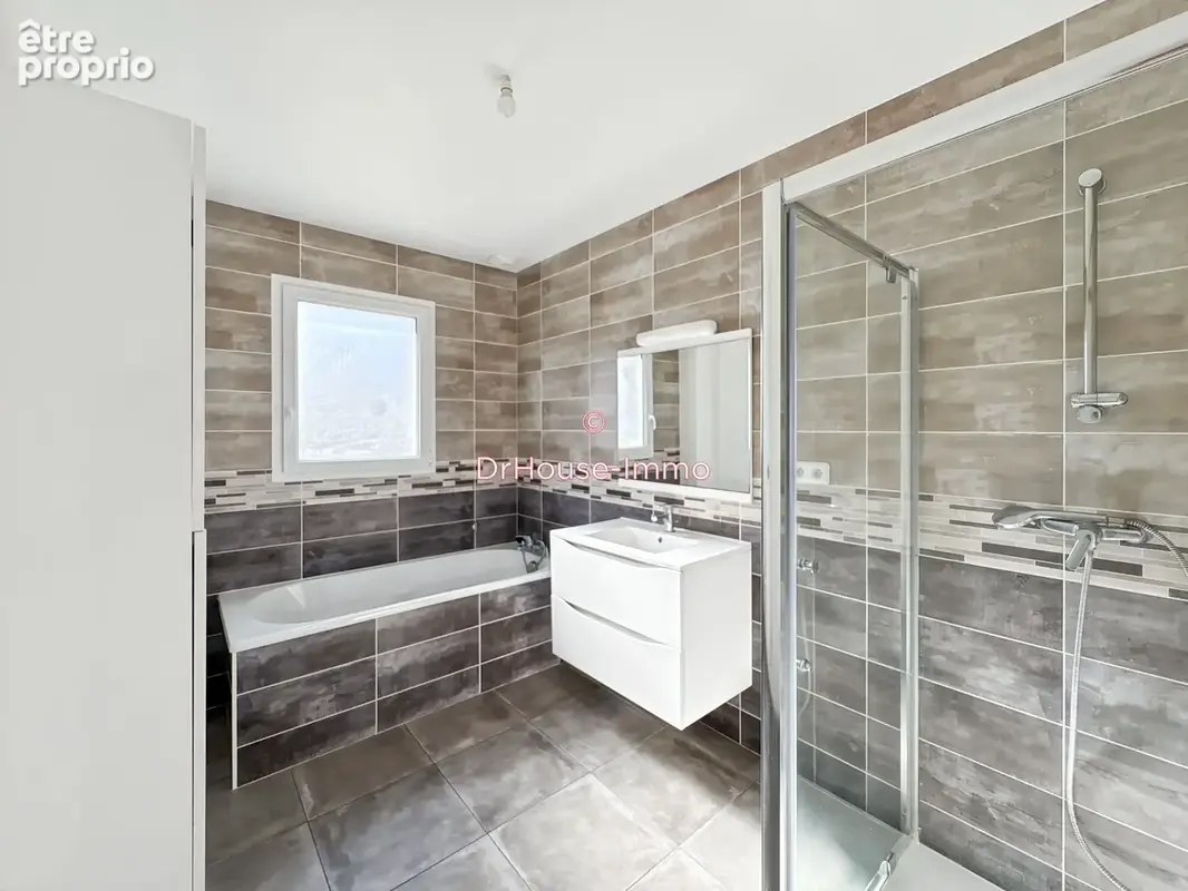 Maison 5 pièces 112 m² à vendre à La Suze-Sur-Sarthe (72210) - photo 8