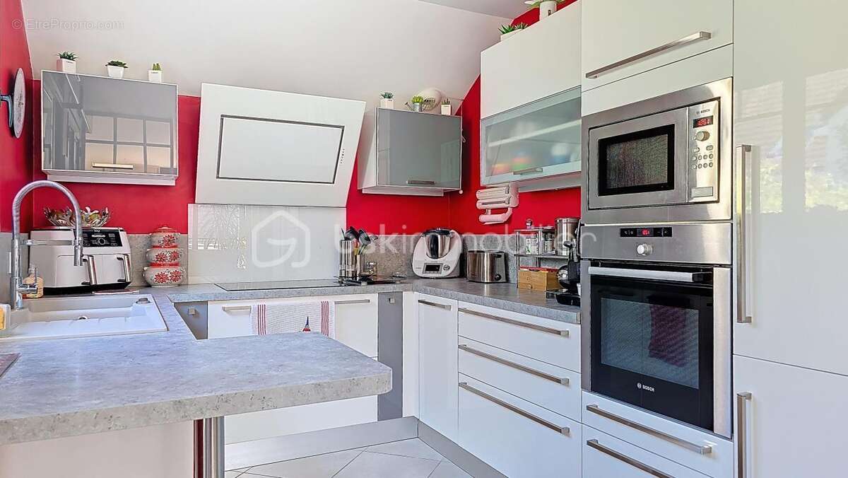 Appartement à CHEVRY-COSSIGNY