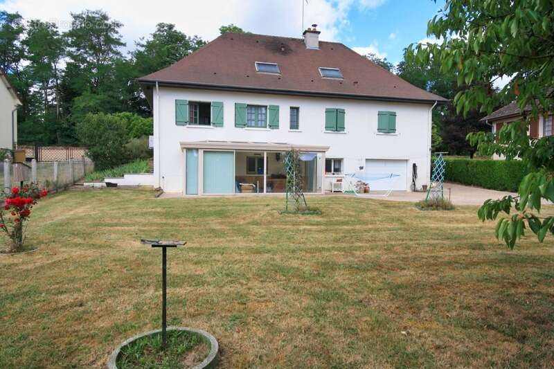 Maison 5 chambres, dans un village dynamique, à proximité directe des commodités - photo 7