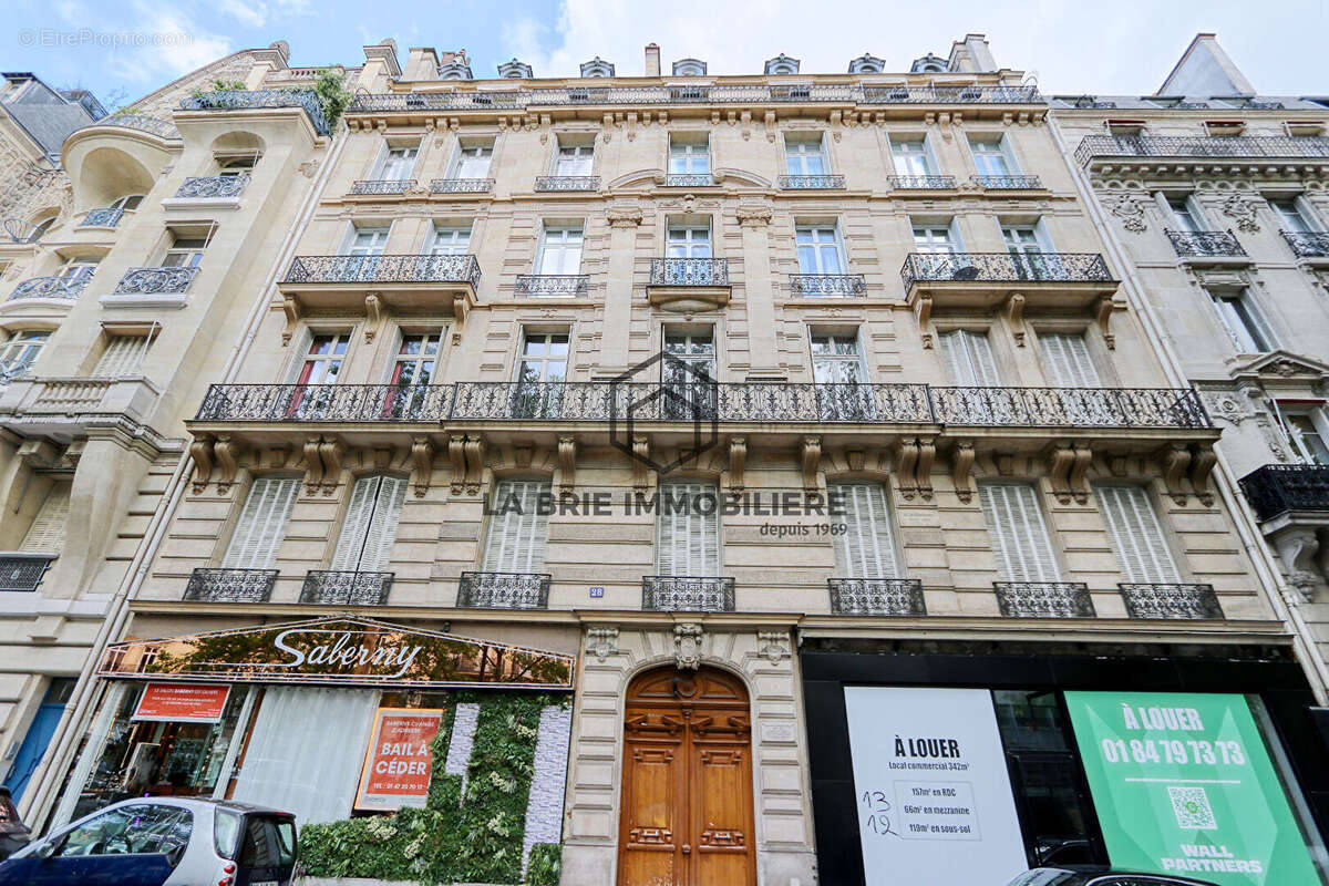Appartement à PARIS-8E