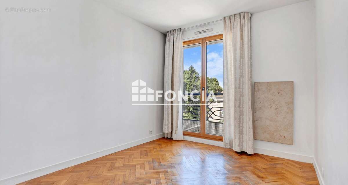 Appartement 4 pièces récent situé Rue Auguste MOUNIE EN HYPER-CENTRE-VILLE - photo 21