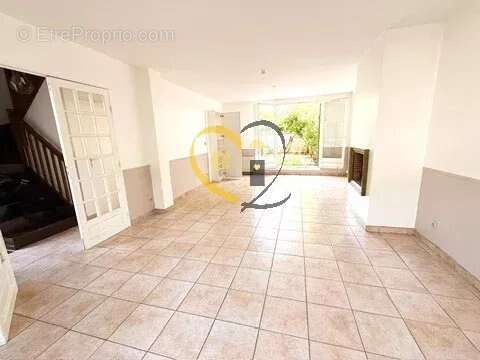 Maison à FONTENAY-LE-FLEURY