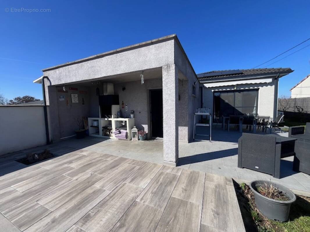 Maison à FONTENILLES