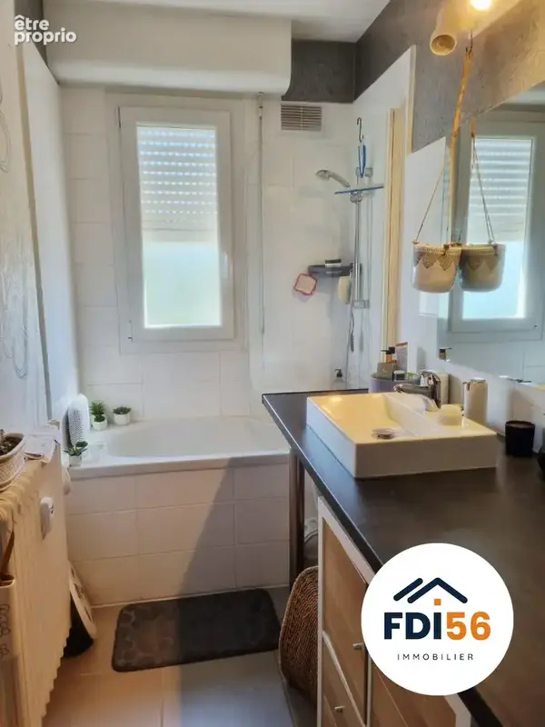 A vendre - lorient - t3 de 80 m²  -  balcon - cave - garage et stationnement - photo 3