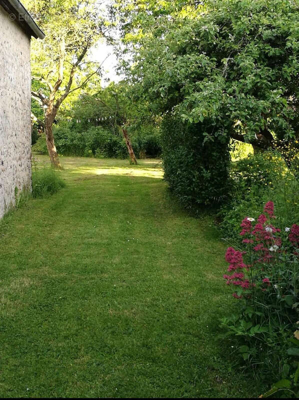 Belle maison ancienne avec ses dépendances - photo 2