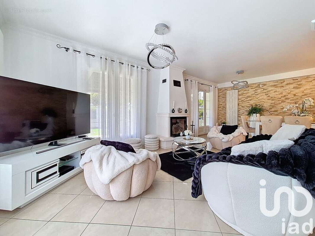 Photo 3 - Maison à VIGNEUX-SUR-SEINE