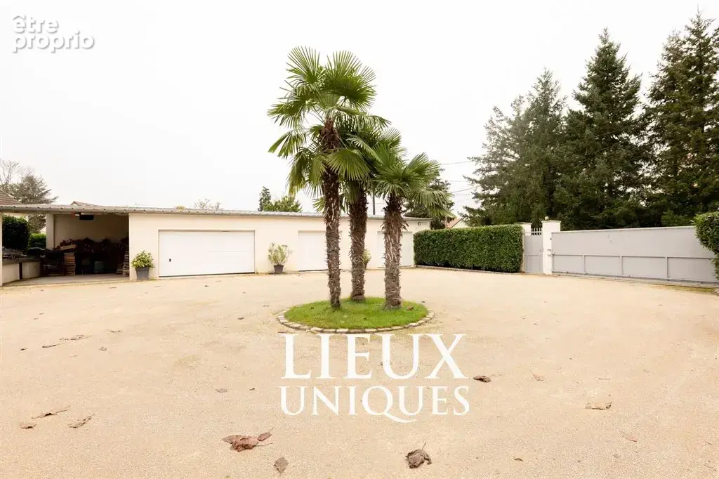 Lieux uniques ® x propriétés privées ® propose garage de 83 m²-bucher de 28 m²-terrain de 1506 m² - photo 6