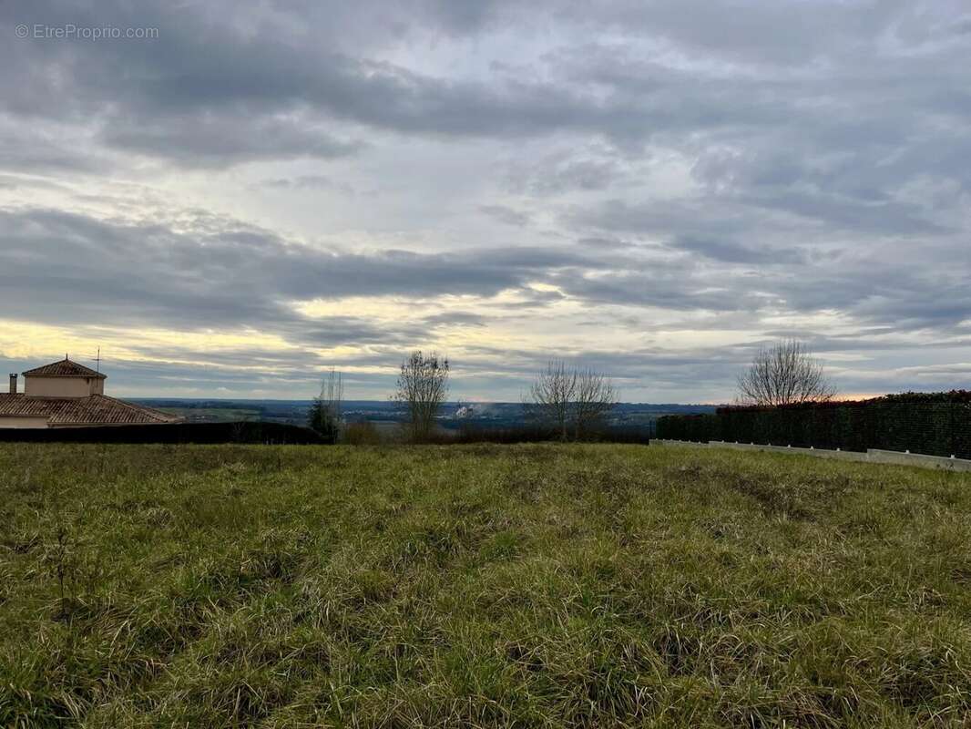 Terrain à CASTELJALOUX