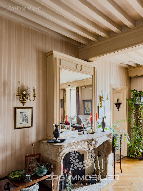 Maison à LA ROCHE-VINEUSE