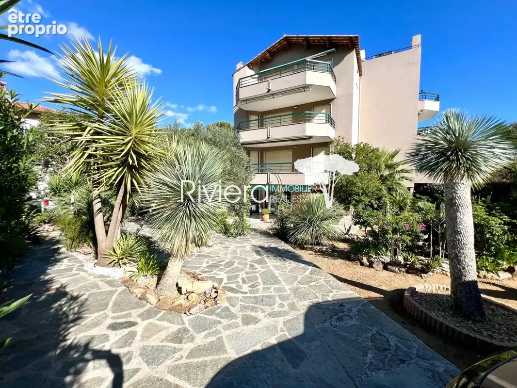 T2 avec jardin de 300m2 proche centre et plage ! - photo 13