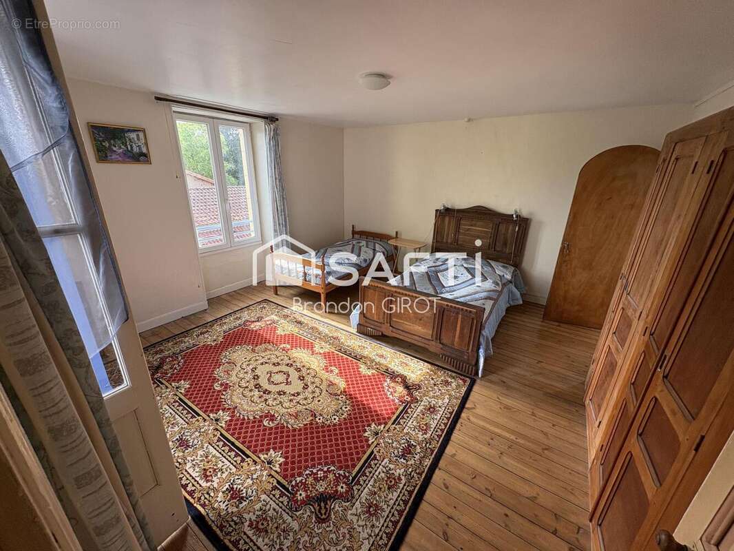 Maison 142 m² à Moussac  - photo 9