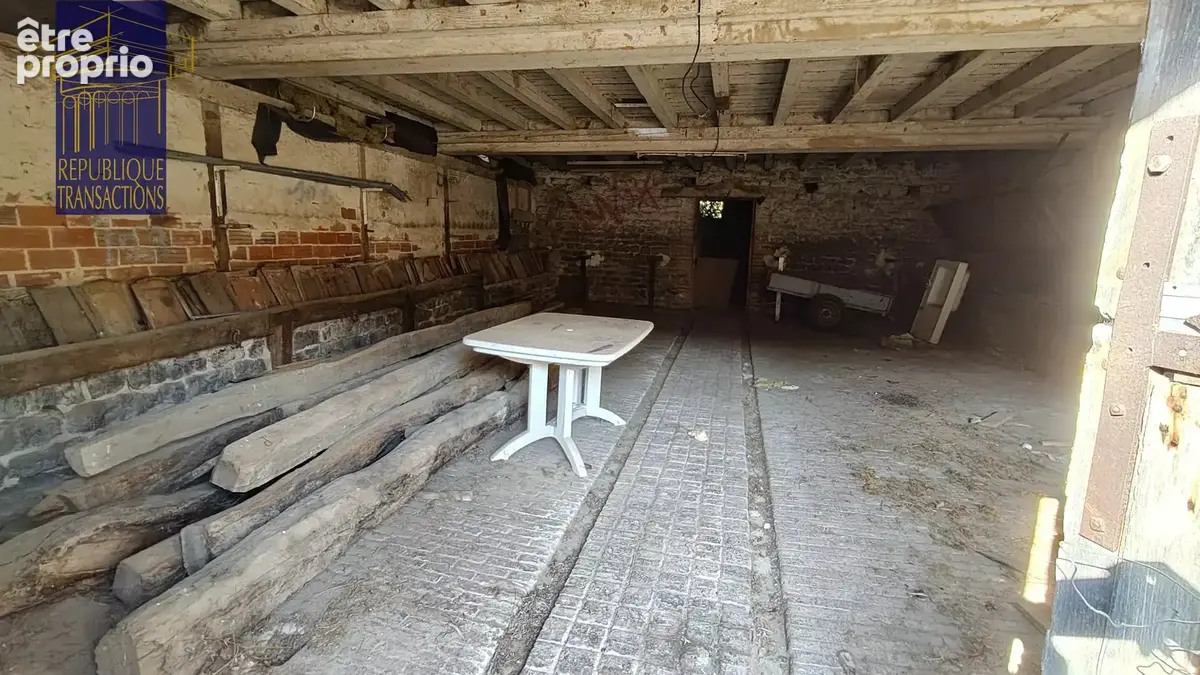 Authentique demeure en pierre avec dépendances et fort potentiel - photo 5