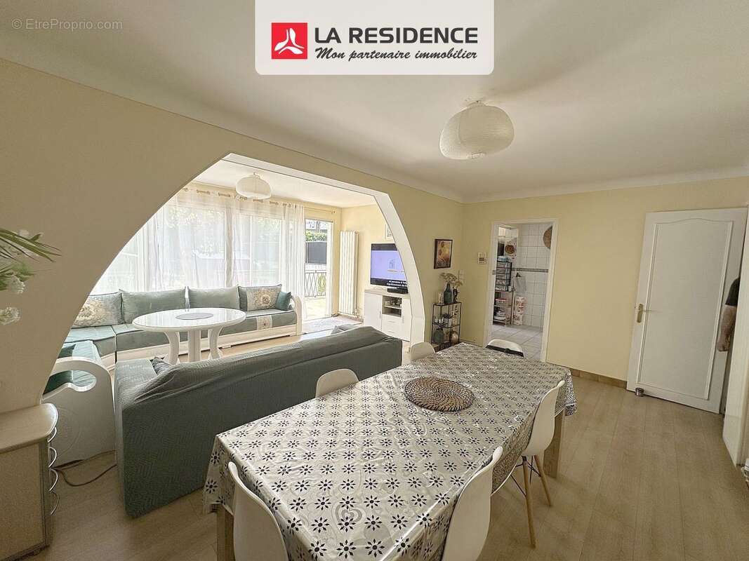 Maison 110 m² à Stains  - photo 9