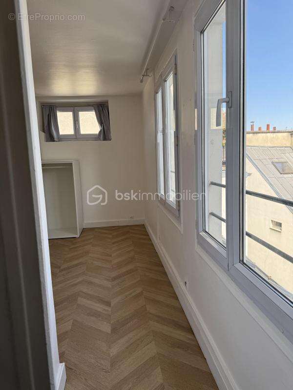 Appartement à PARIS-1E