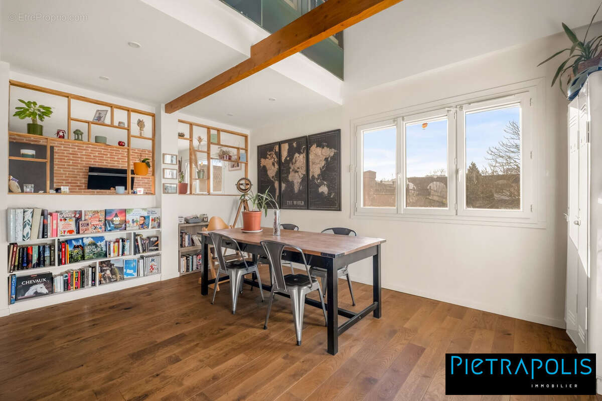 Maison 161 m² à Sainte-Foy-Les-Lyon  - photo 4
