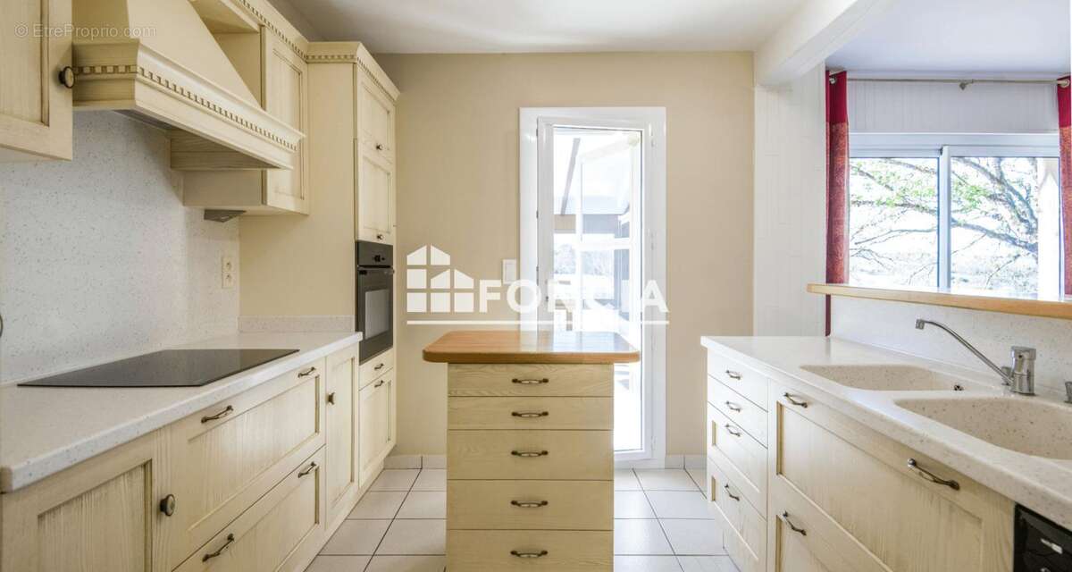 Maison à SAINTE-RADEGONDE