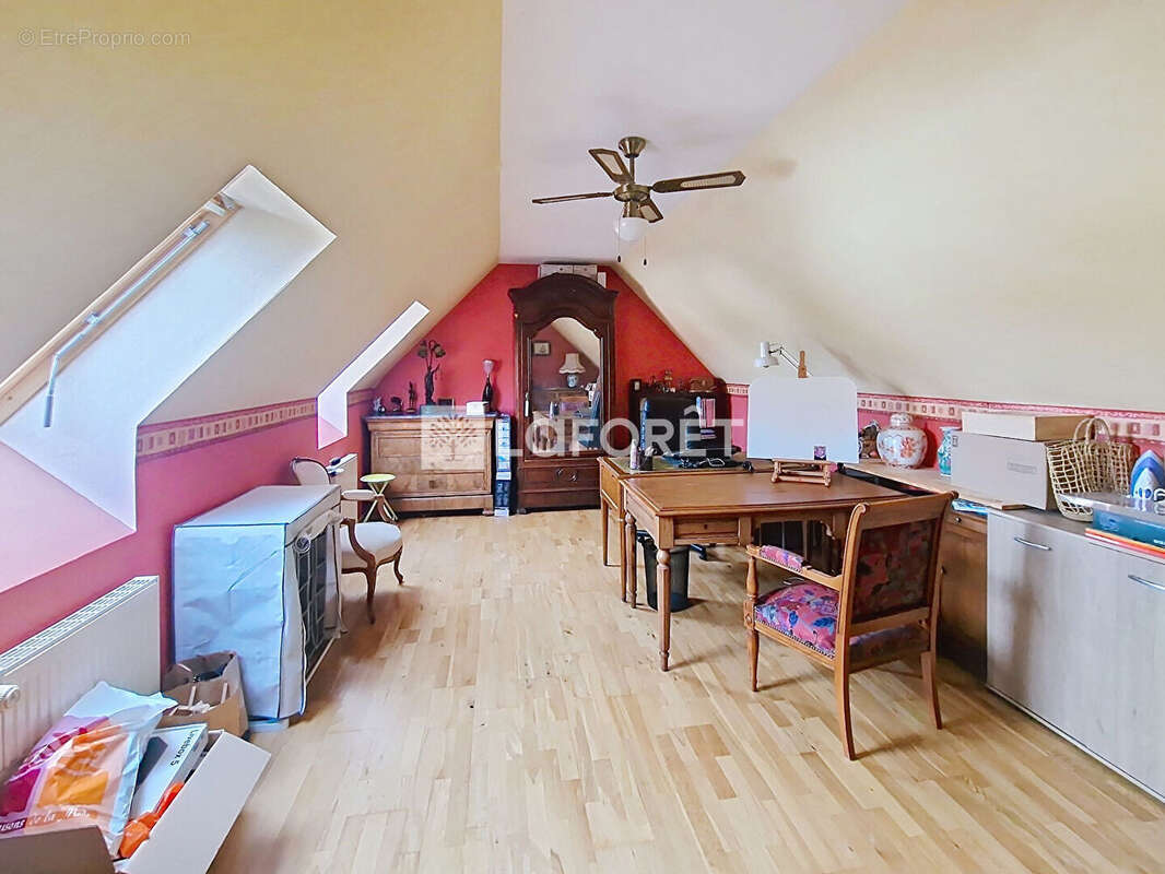 Maison à SAINT-SEBASTIEN-DE-MORSENT