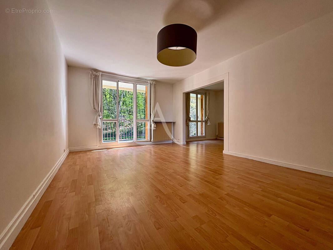 Appartement à GIF-SUR-YVETTE