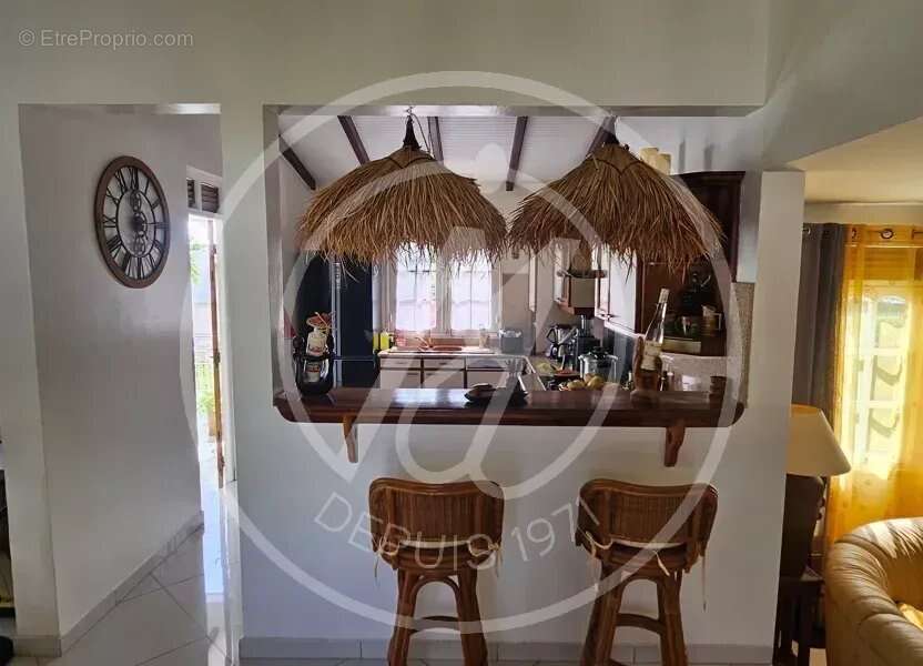 A vendre 680 000 € -villa t6 - baie mahault- vue mer - photo 3