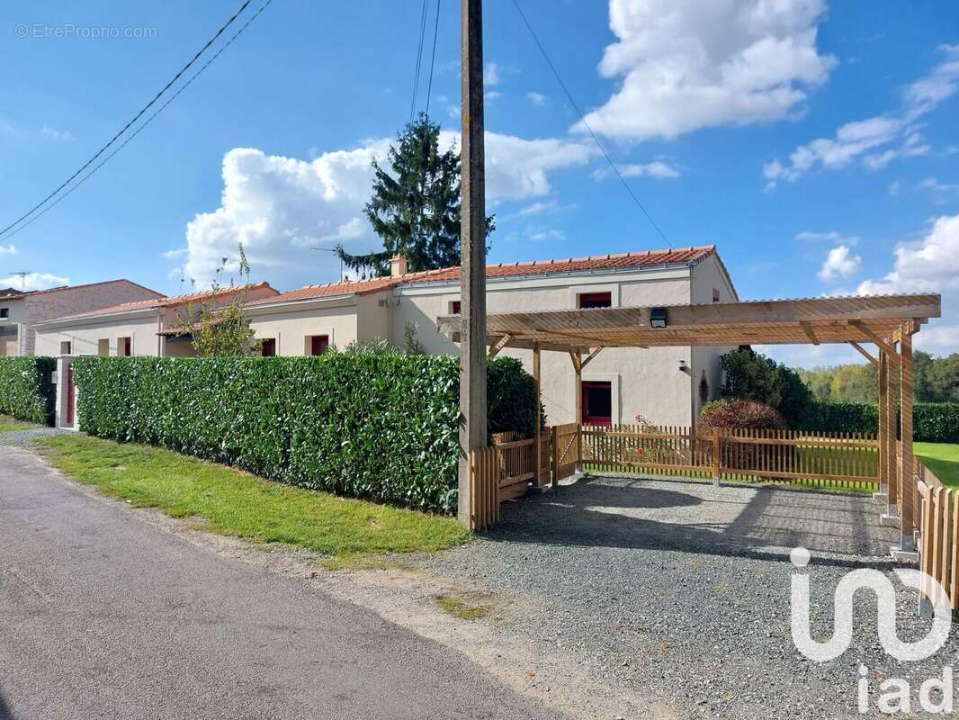 Photo 2 - Maison à SAINT-JULIEN-DE-CONCELLES