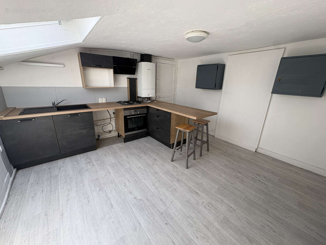 Appartement de Type 3 avec petit jardin rue de Rochechouart - photo 5