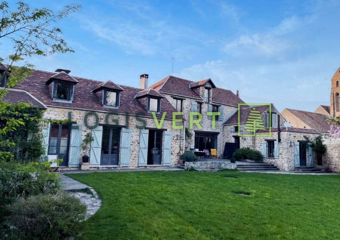 Maison 351 m² à Saint-Germain-Les-Arpajon  - photo 1