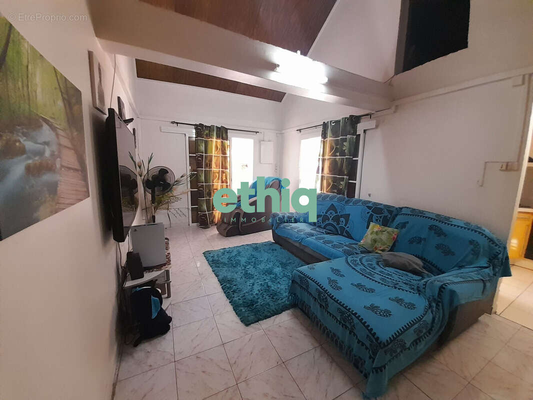 Maison à CAPESTERRE-BELLE-EAU