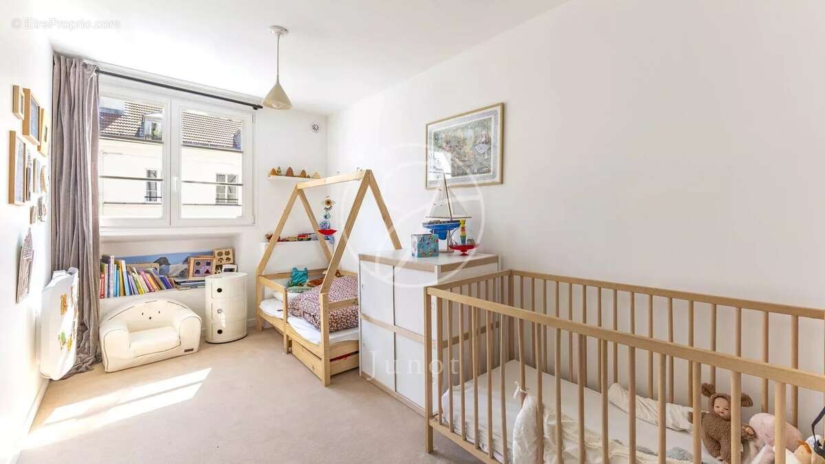 Appartement à PARIS-3E