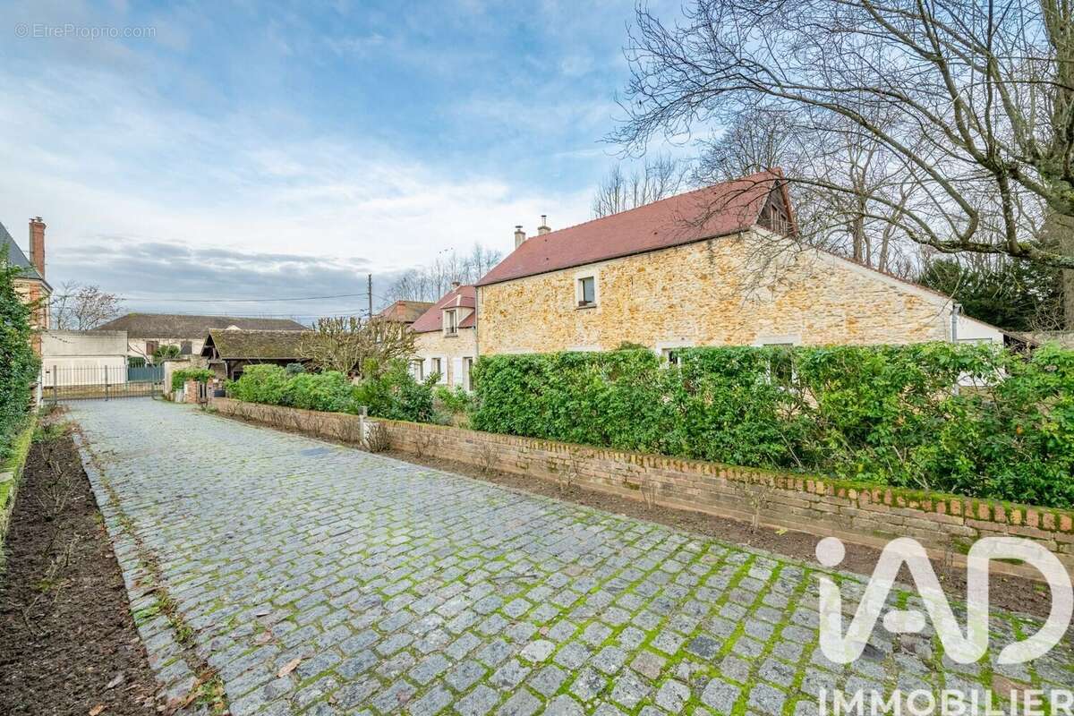 Photo 2 - Maison à MOISSY-CRAMAYEL