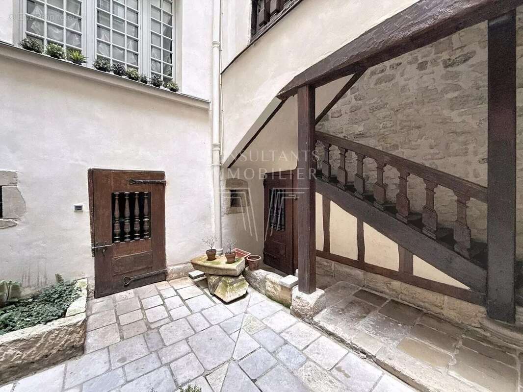 Appartement à PARIS-5E